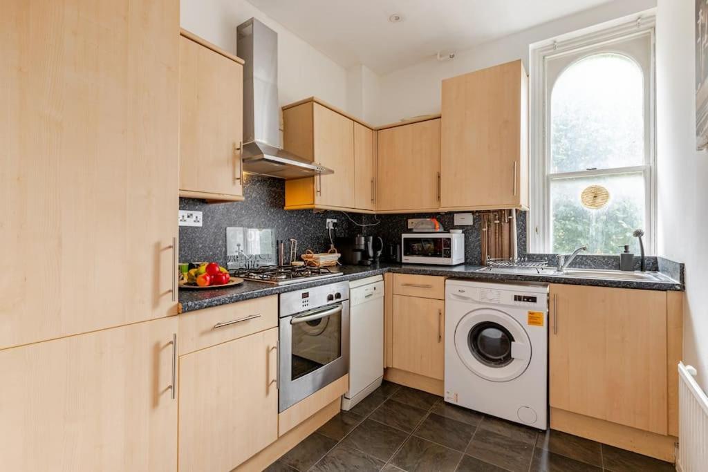 2 Bedroom Flat In St Johns Wood Londra Exterior foto