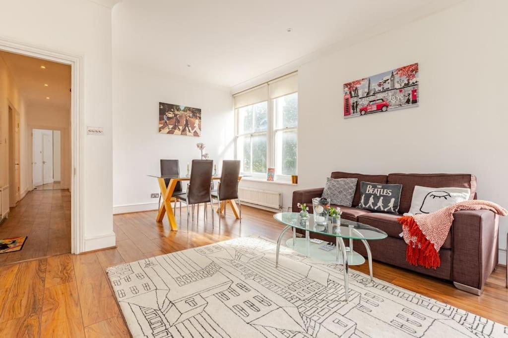 2 Bedroom Flat In St Johns Wood Londra Exterior foto
