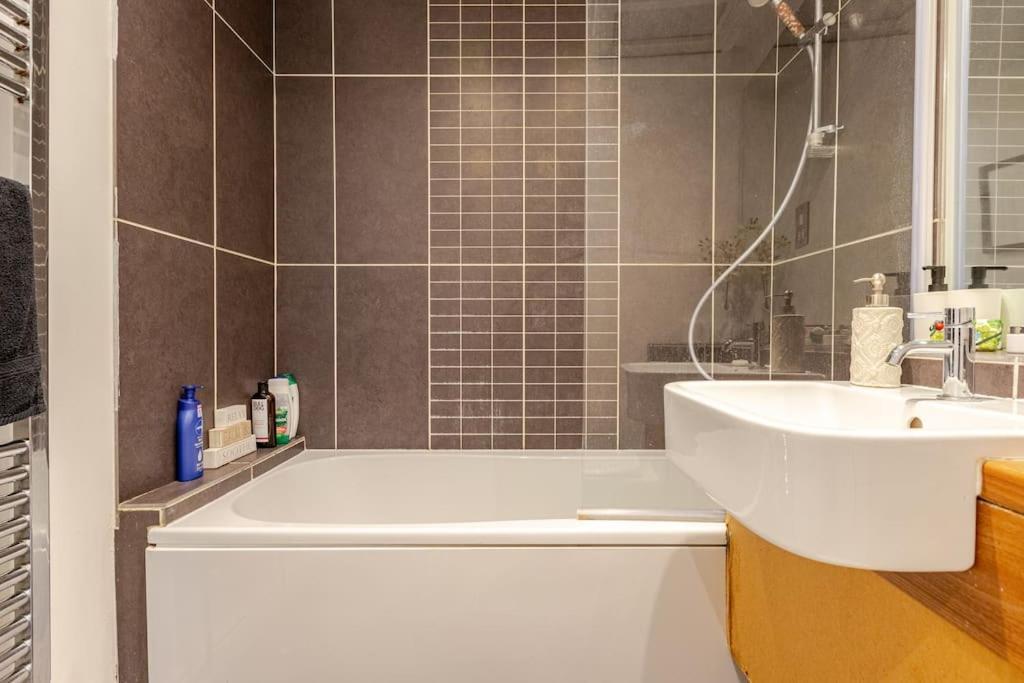 2 Bedroom Flat In St Johns Wood Londra Exterior foto
