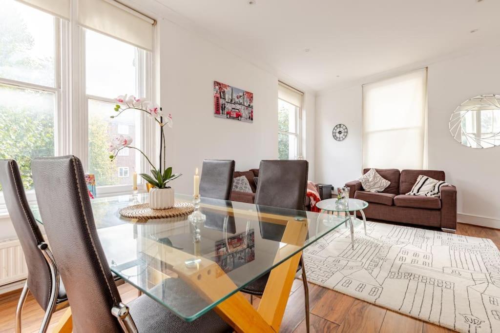 2 Bedroom Flat In St Johns Wood Londra Exterior foto